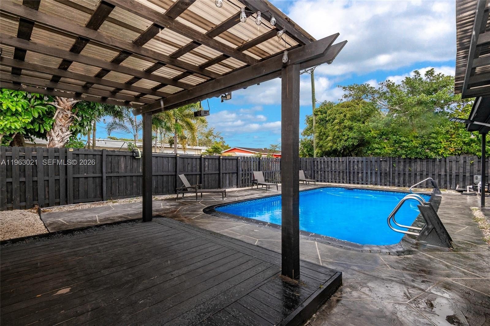 Single Family 4BR 3BA - 200 SW 69th Ter, Pembroke Pines, FL