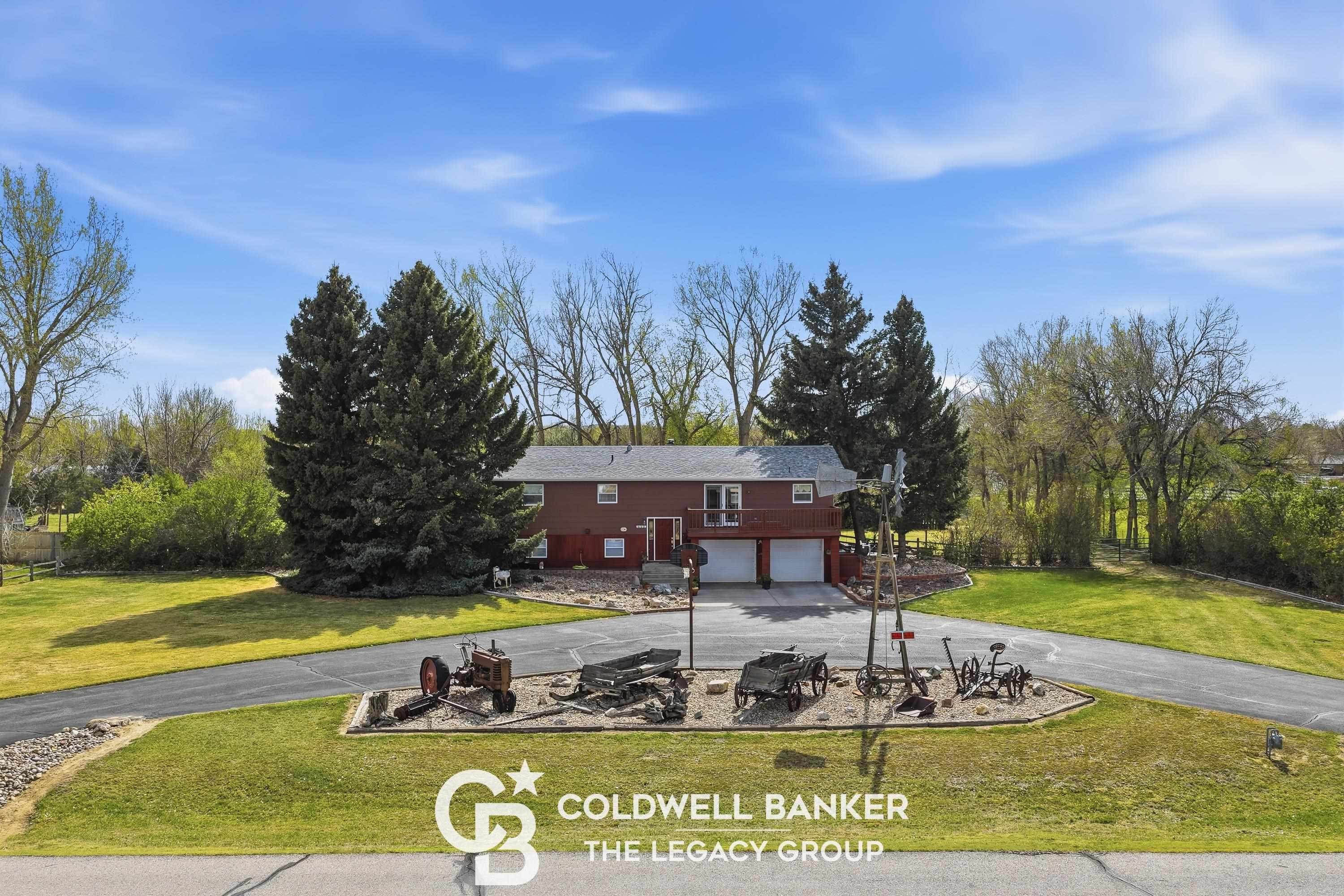 Single Family 4BR 3BA - 2090 N Grass Creek Road, Casper, WY