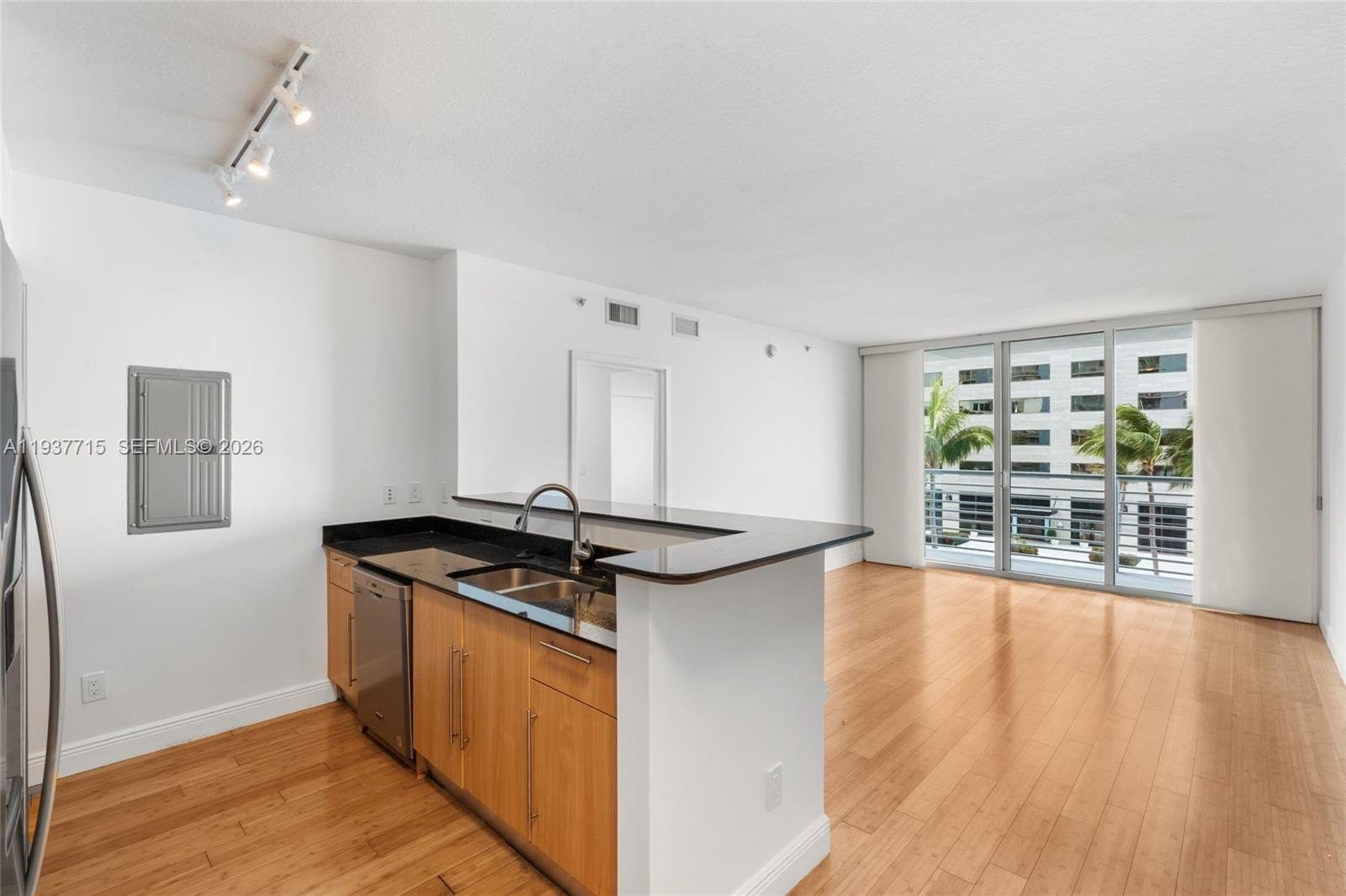 Condo 2BR 2BA - 335 S Biscayne Blvd, Miami, FL