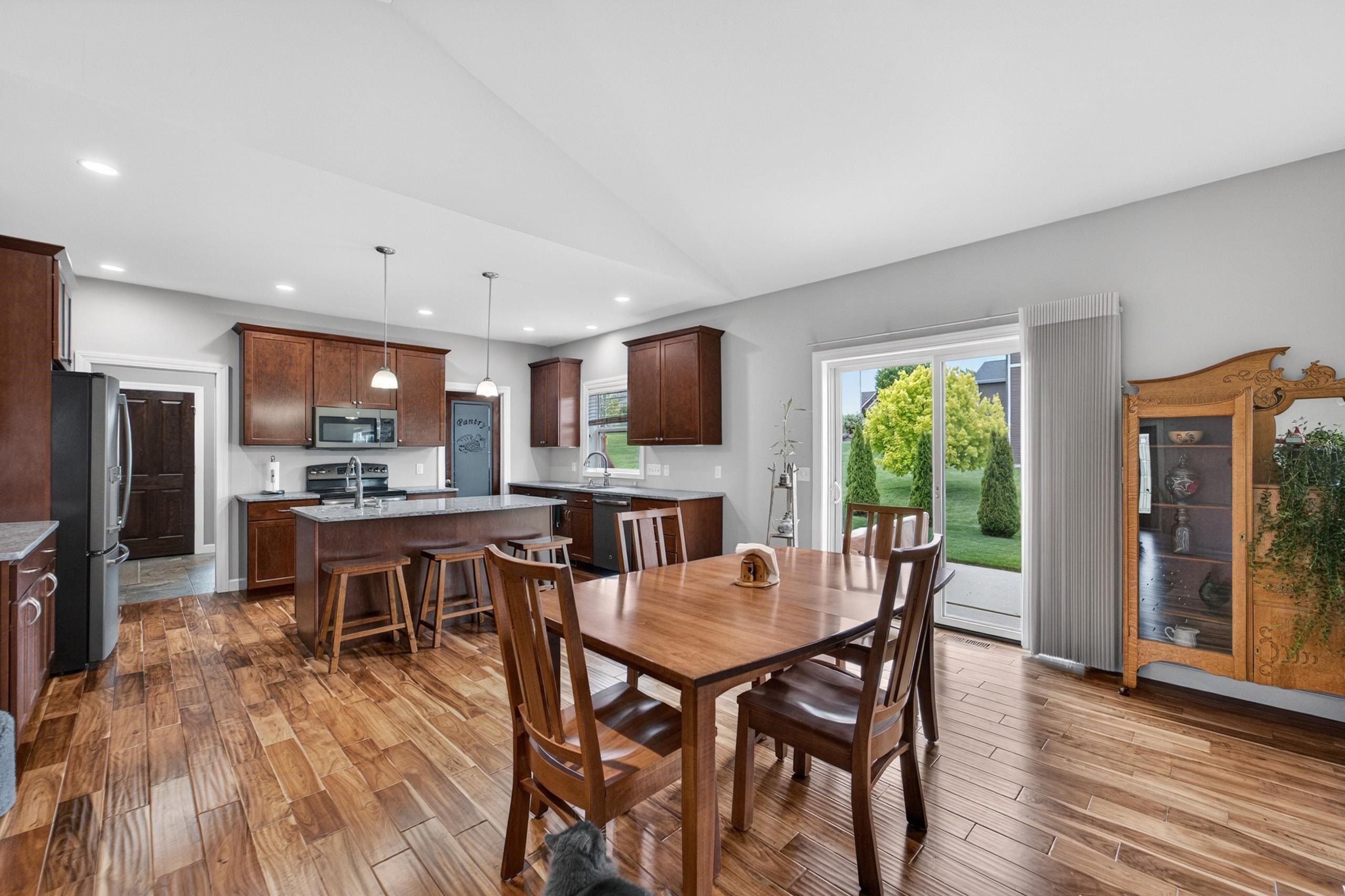 Single Family 3BR 3BA - 1808 Three Wood Drive, Mount Horeb, WI
