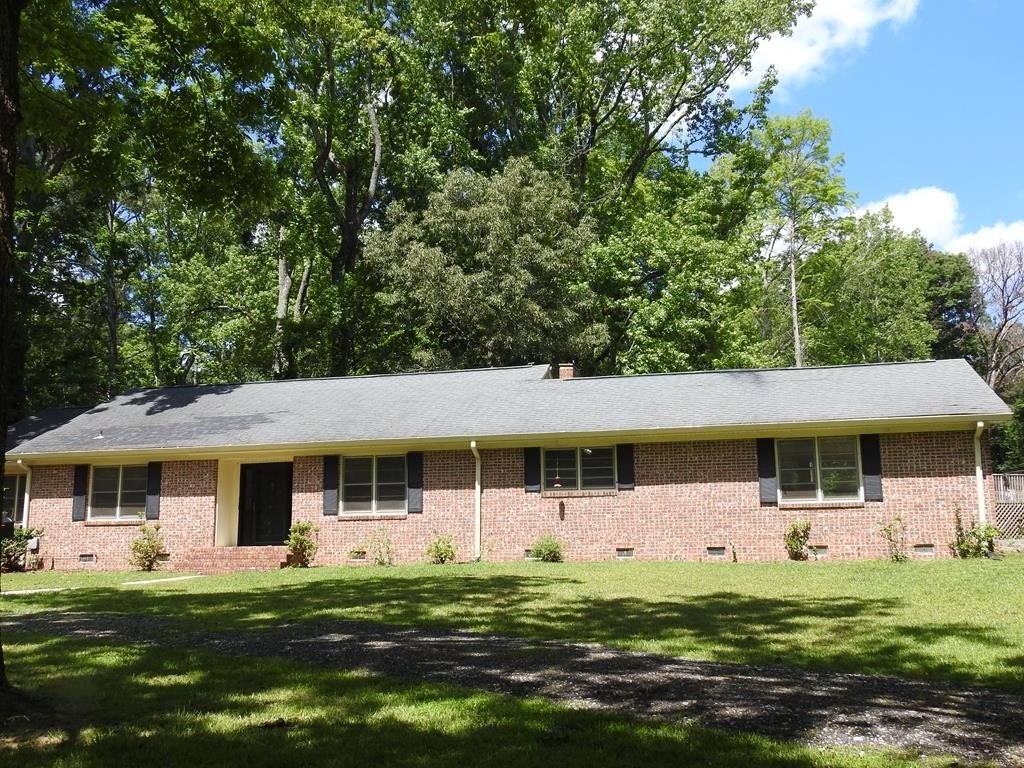 Single Family 4BR 2BA - 5999 Hwy 184 E, Donalds, SC