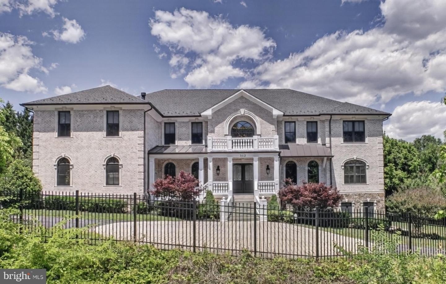 Single Family 7BR 9BA - 7112 GEORGETOWN PIKE, MCLEAN, VA