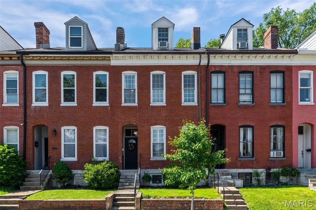 Single Family 2BR 3BA - 2026 Sidney Street, St Louis, MO