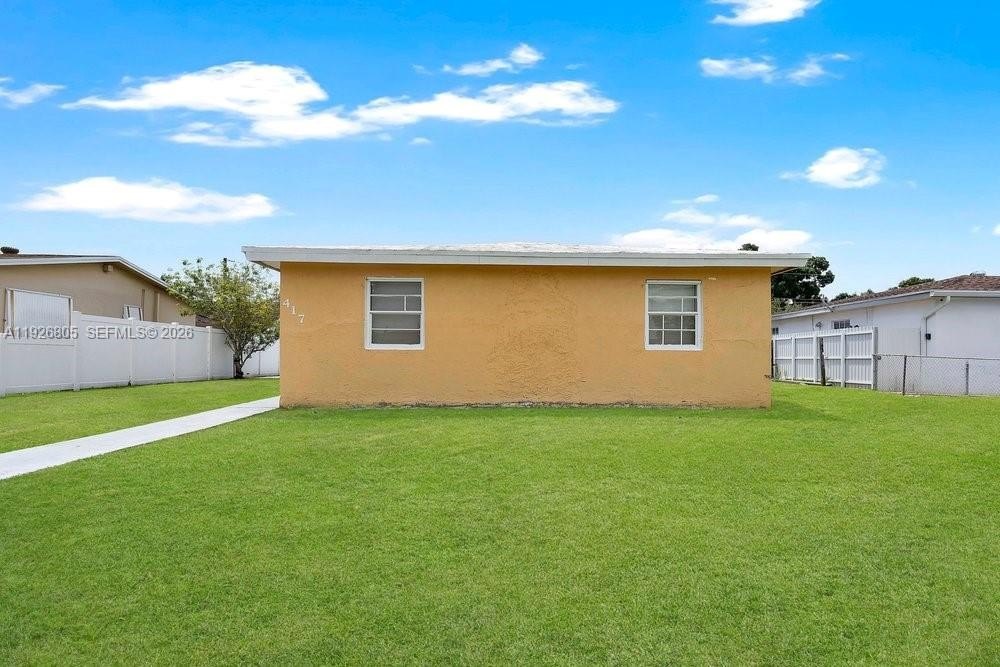 Duplex 4BR 2BA - 417 SW 3rd St, Hallandale Beach, FL