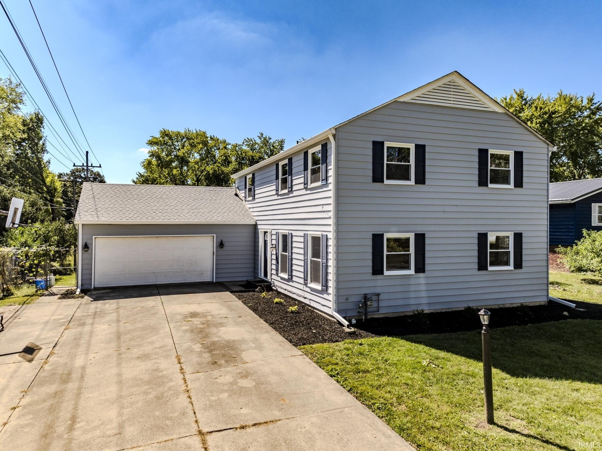 Single Family 4BR 3BA - 2905 W Woodbridge Drive, Muncie, IN