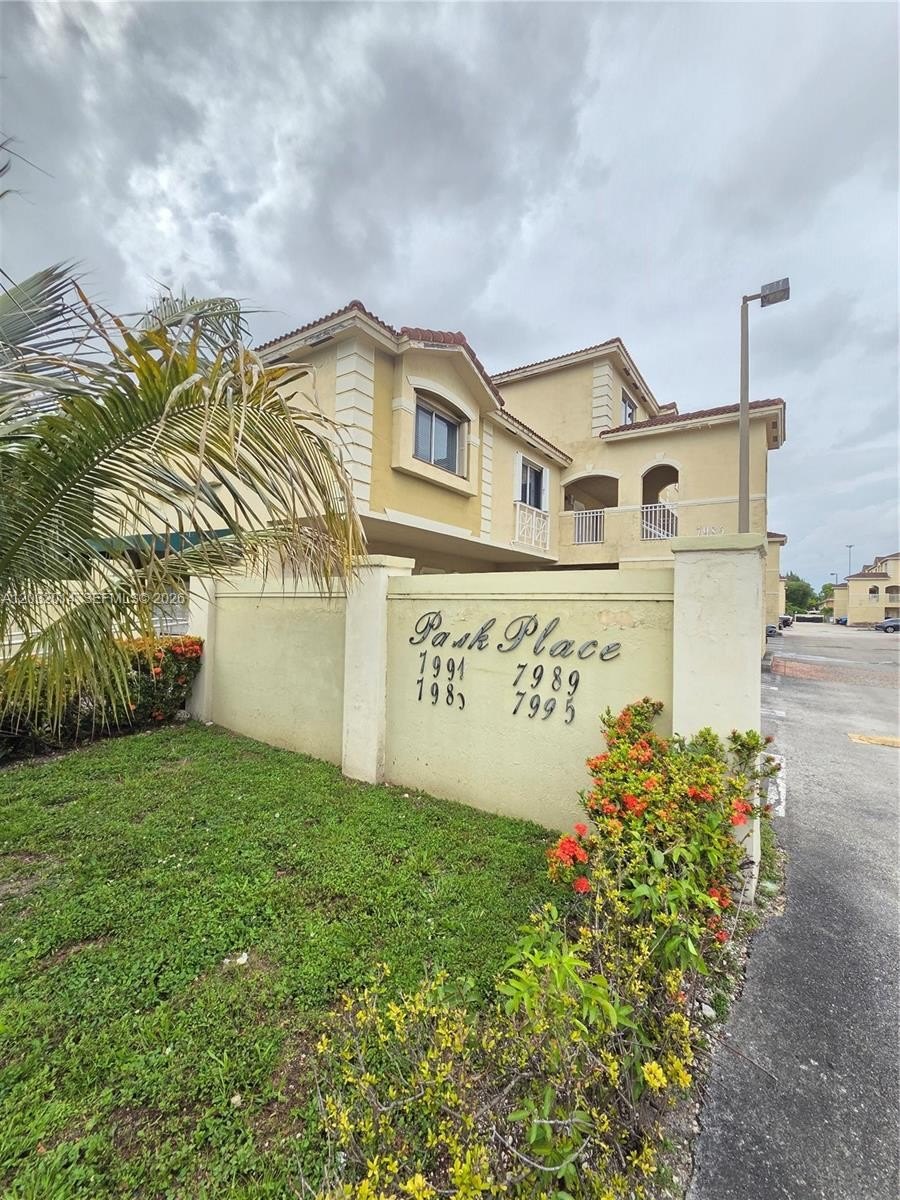 Condo 2BR 3BA - 7989 NW 8th St, Miami, FL