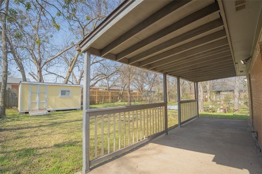 Single Family 2BR 1BA - 2608 N Hickory Street, Sherman, TX
