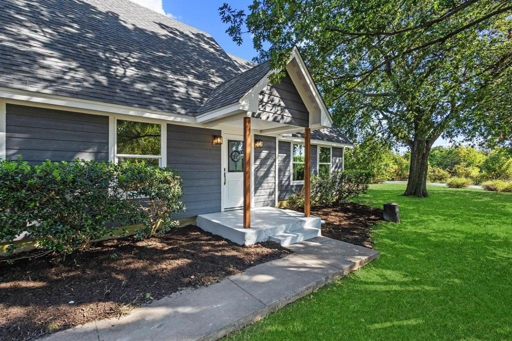 Single Family 6BR 3BA - 34 Cambridge Drive, Pottsboro, TX