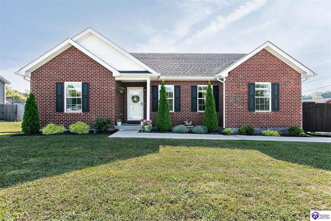 Single Family 3BR 2BA - 124 Kentucky Avenue, Bardstown, KY