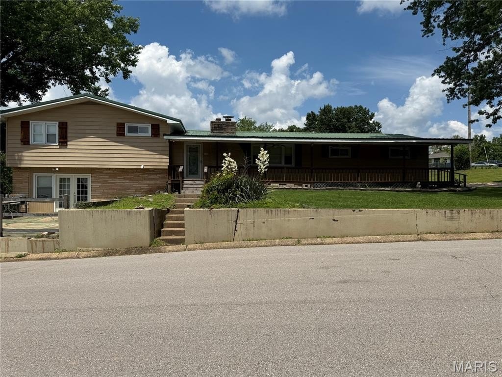 Single Family 4BR 2BA - 1100 Home Avenue, Waynesville, MO