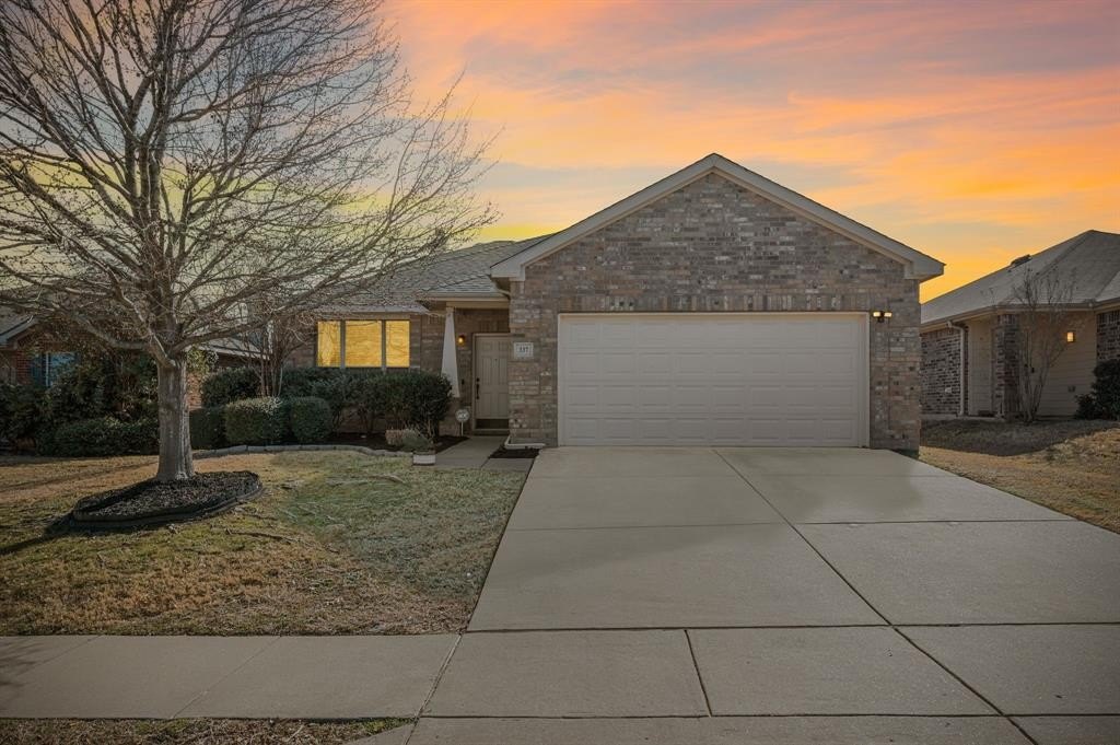 Single Family 3BR 3BA - 337 Turquoise Drive, Fort Worth, TX