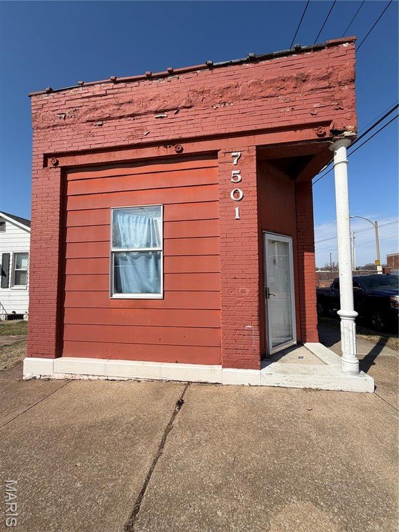 Single Family 2BR 2BA - 7501 Vermont Avenue, St Louis, MO