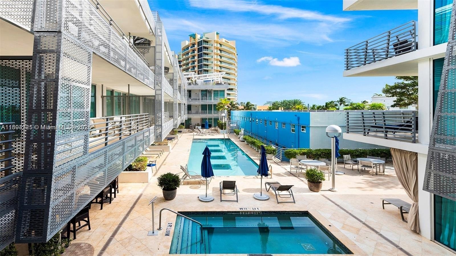 Condo 2BA - 1437 Collins Ave, Miami Beach, FL