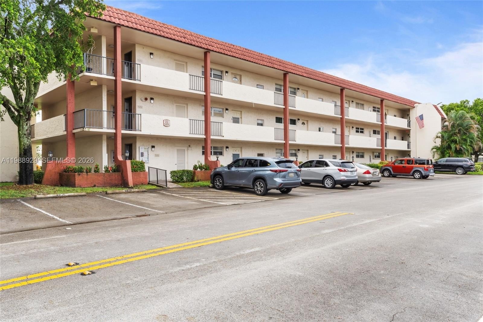 Condo 1BR 2BA - 9420 S Hollybrook Lake Dr, Pembroke Pines, FL