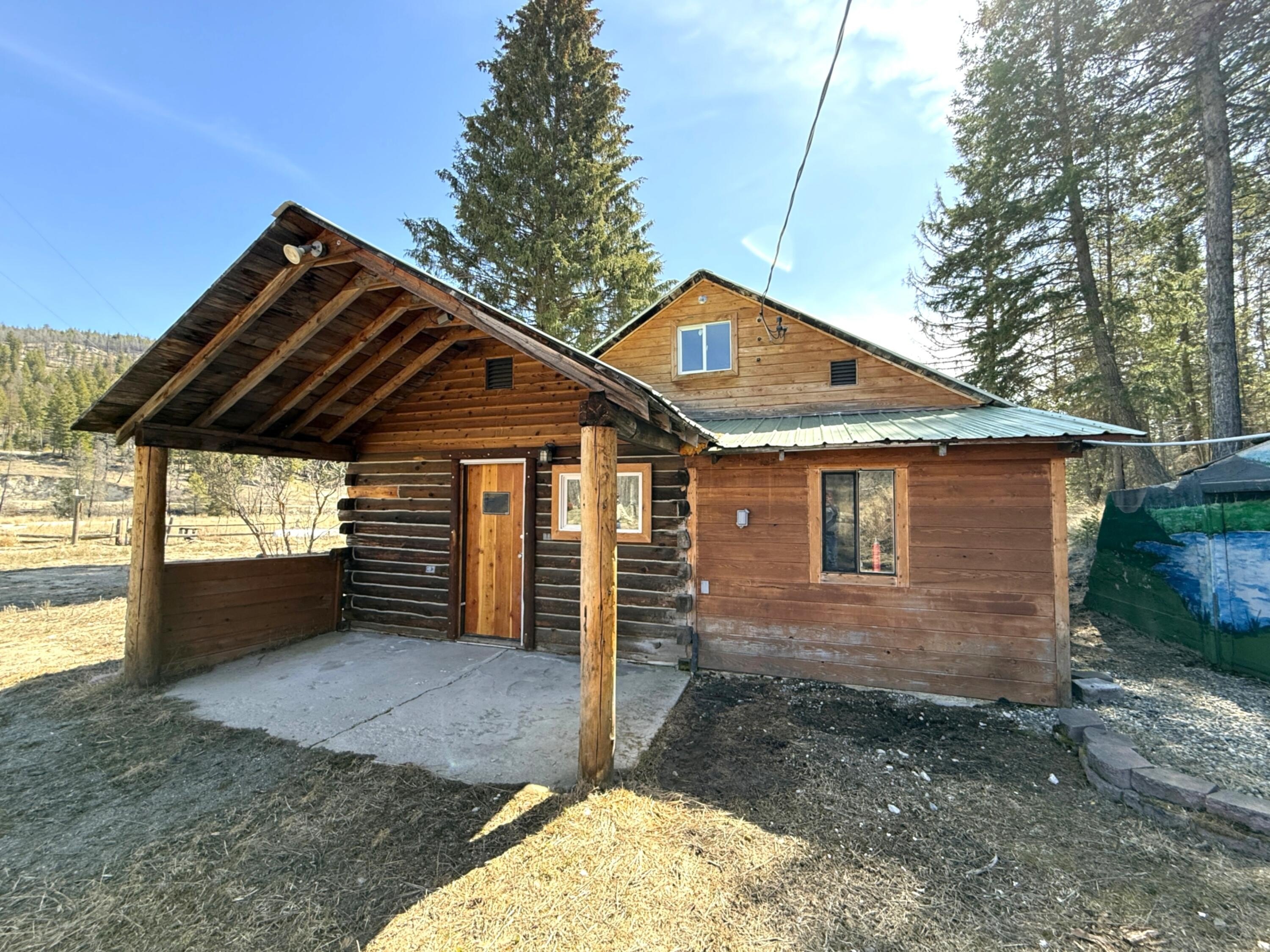 Single Family 2BR 1BA - 331 BONAPARTE LAKE RD, TONASKET, WA