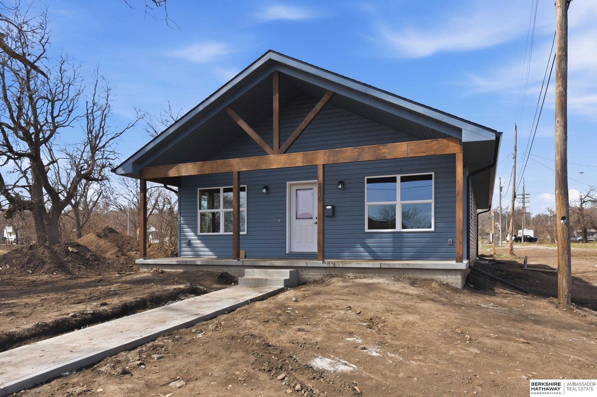Single Family 3BR 2BA - 2210 N 26th Street, Omaha, NE