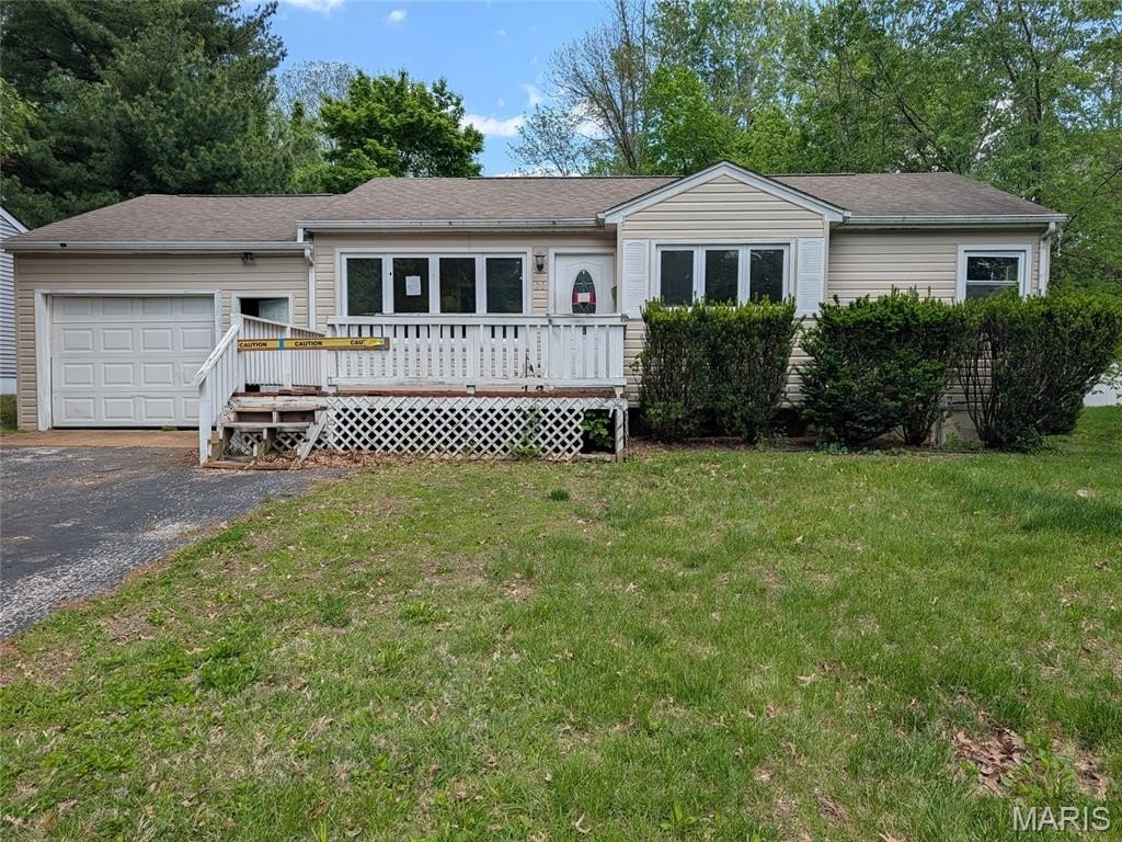 Single Family 3BR 1BA - 20 Marlo Drive, Belleview, IL