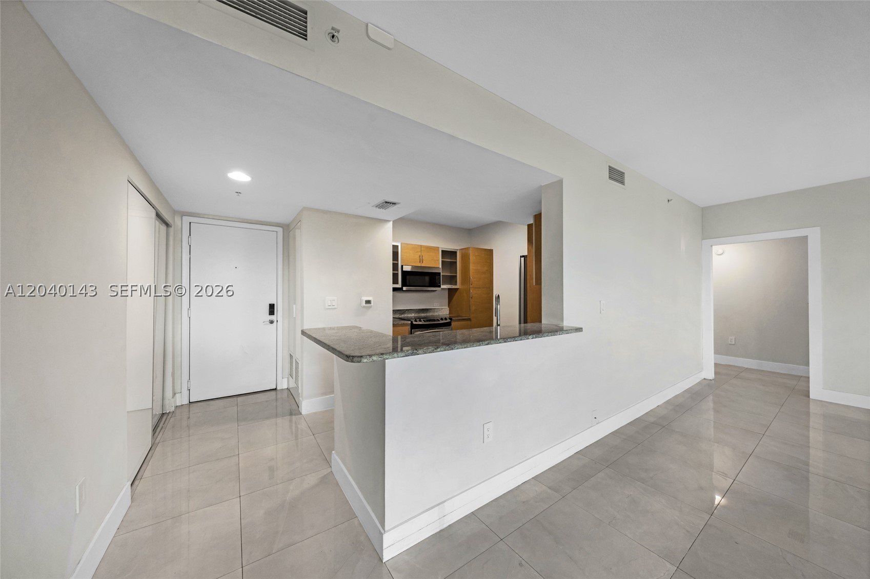 Condo 3BR 2BA - 2775 NE 187th St, Aventura, FL