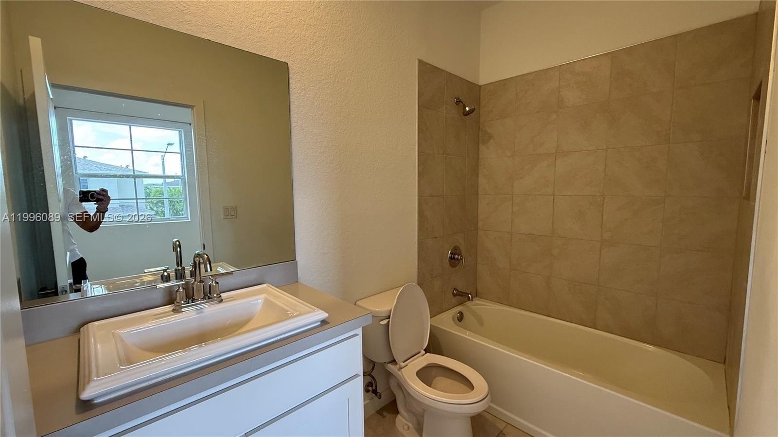 Single Family 2BR 3BA - 496 NE 5th St, Florida City, FL