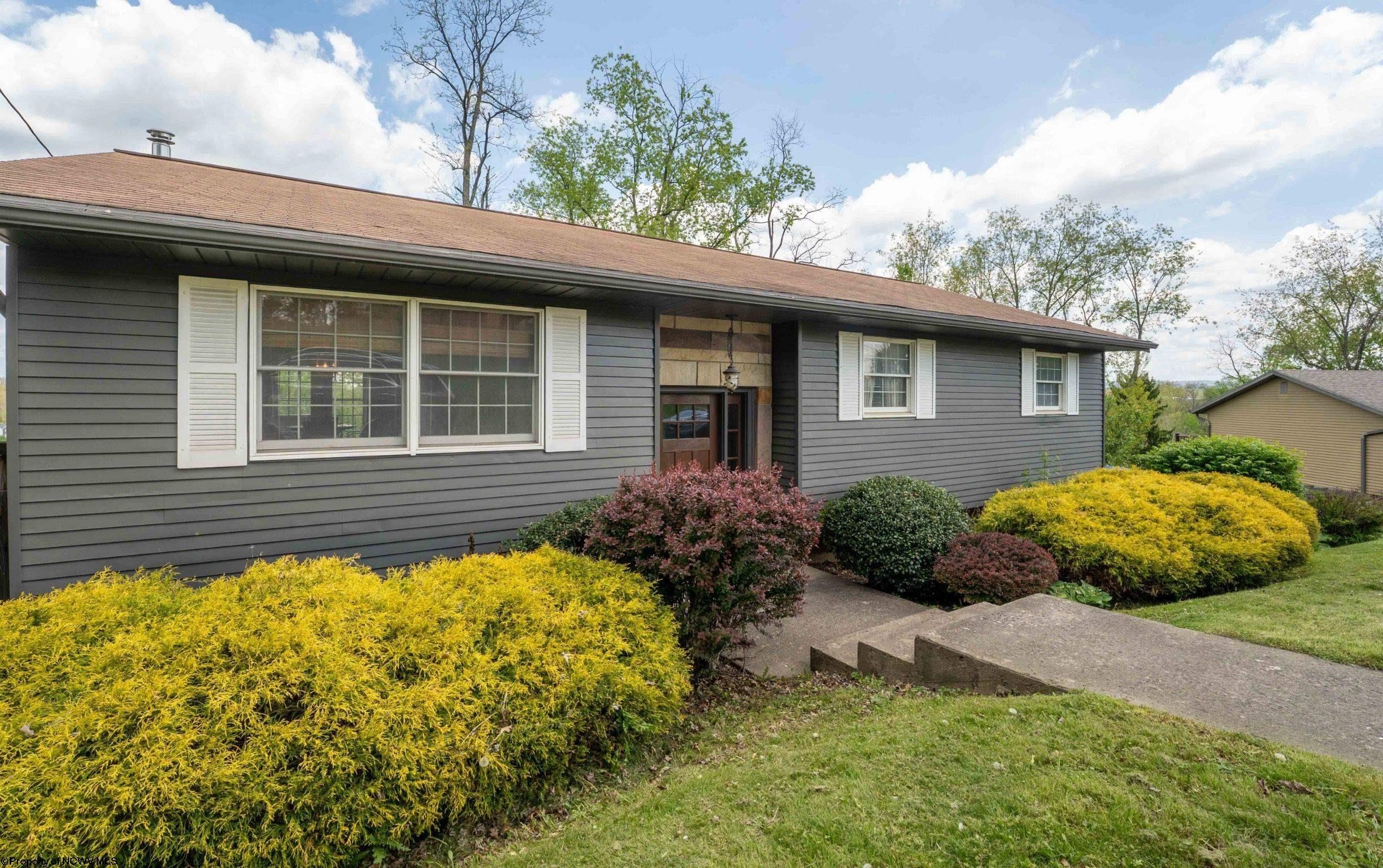 Single Family 3BR 3BA - 813 Cottonwood Street, Morgantown, WV