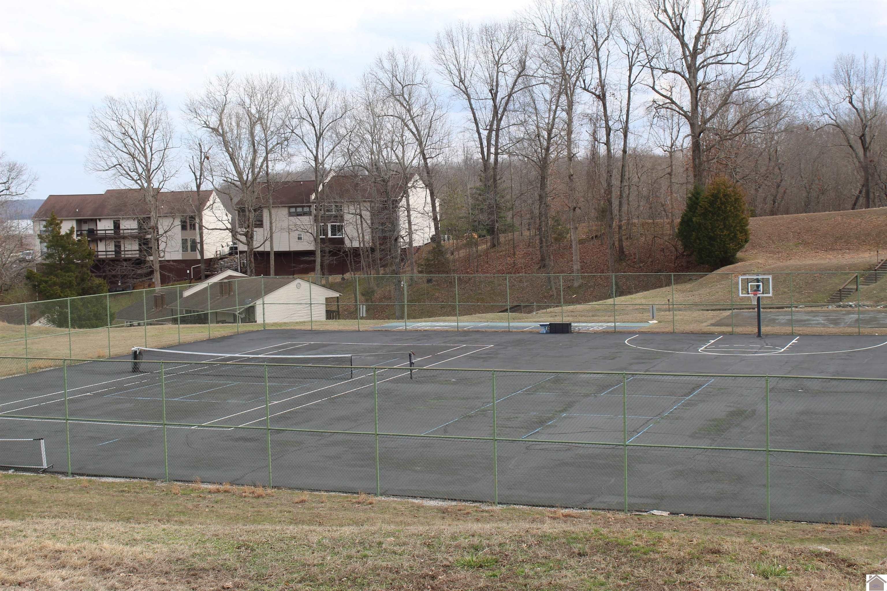 Condo 3BR 3BA - 328 Champion Hills Unit 16 A, Kuttawa, KY