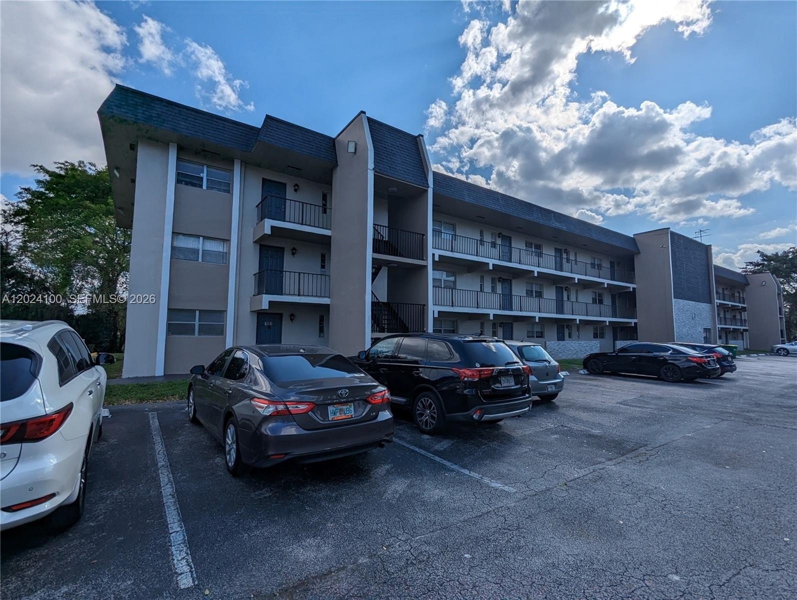 Condo 2BR 2BA - 8020 Fairview Dr, Tamarac, FL