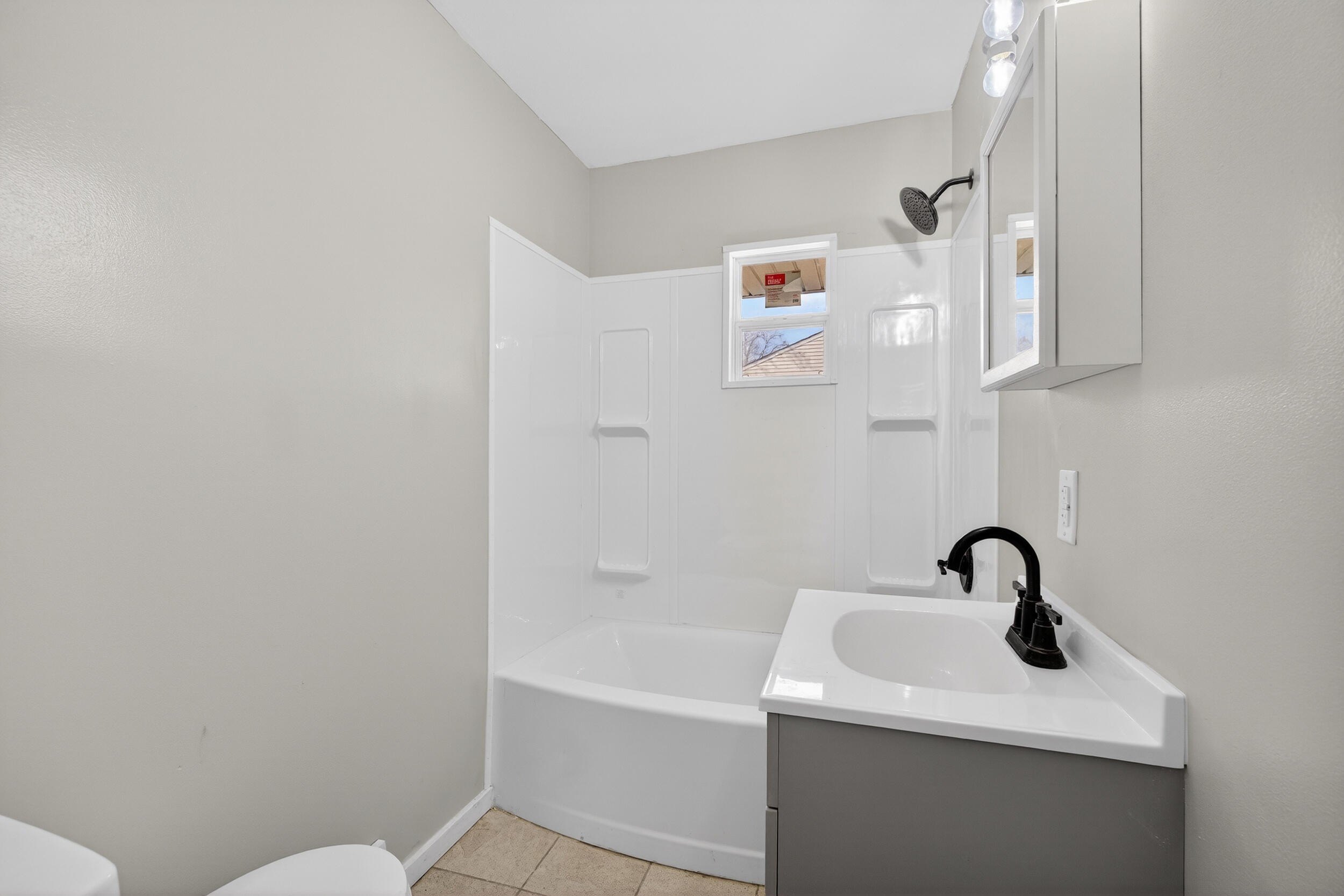 Single Family 3BR 2BA - 3304 Spring Arbor Road, Jackson, MI
