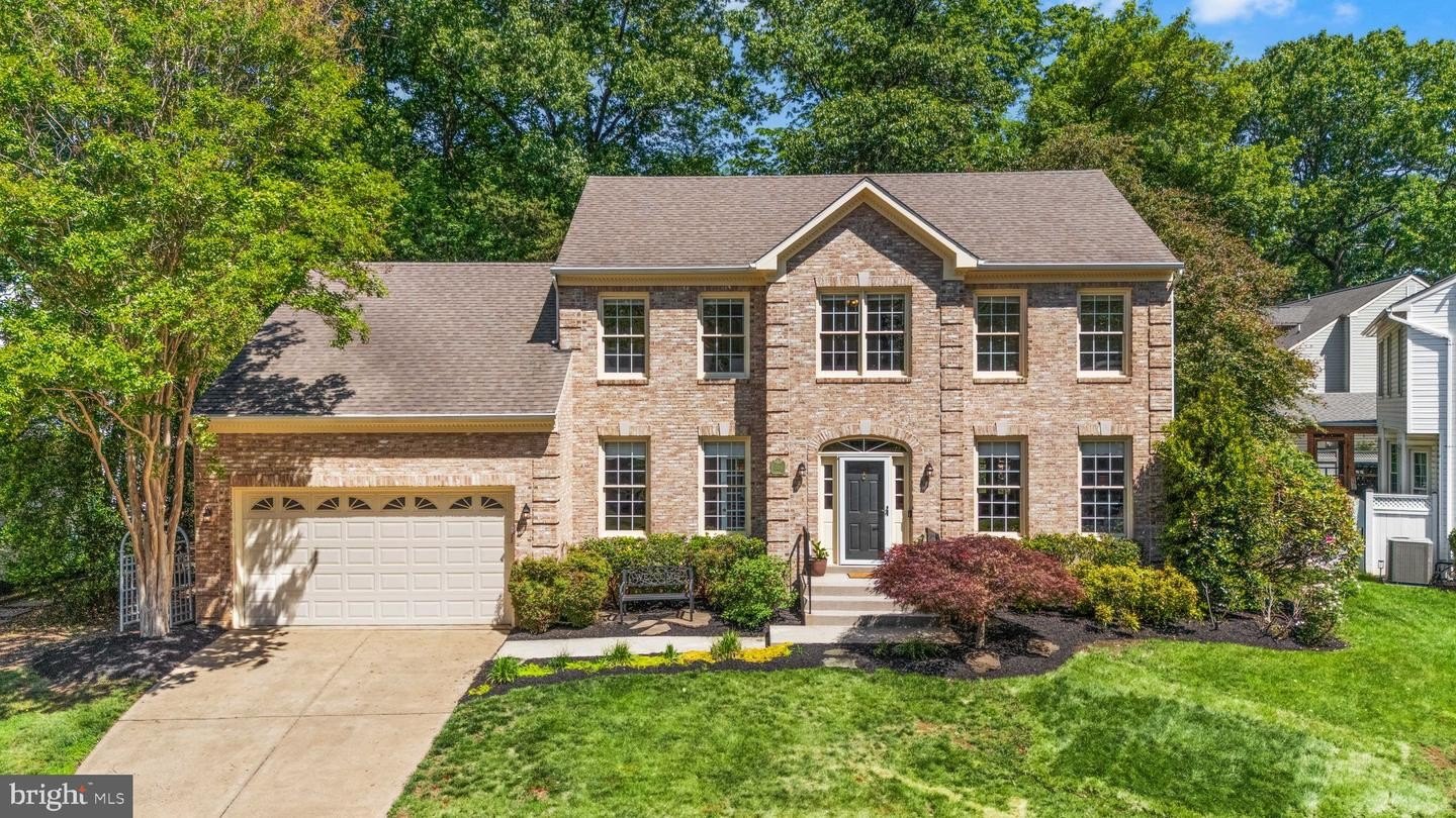 Single Family 4BR 4BA - 389 CLAGETT ST SW, LEESBURG, VA