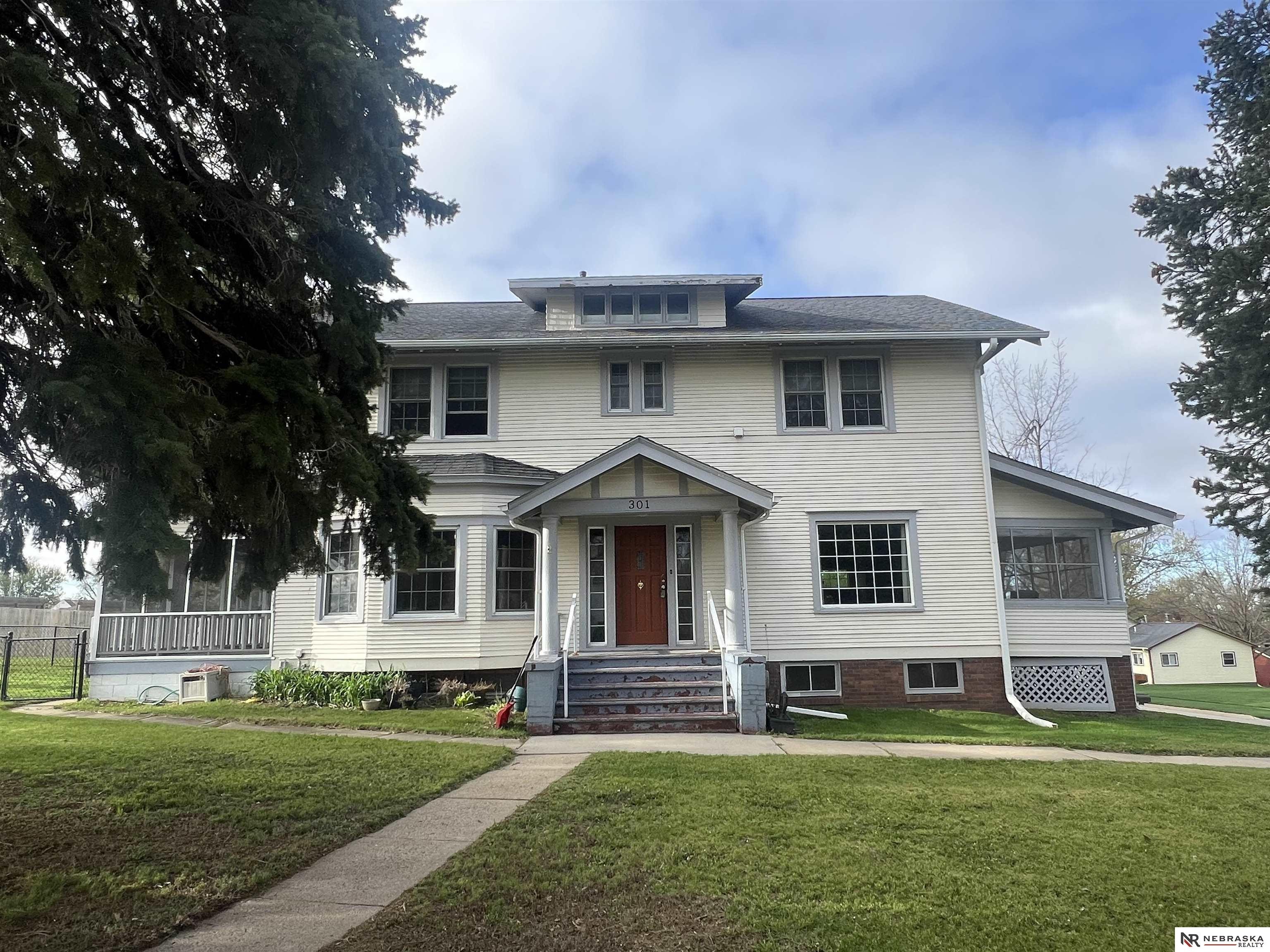 Single Family 3BR 2BA - 301 E 5th, Oakland, NE