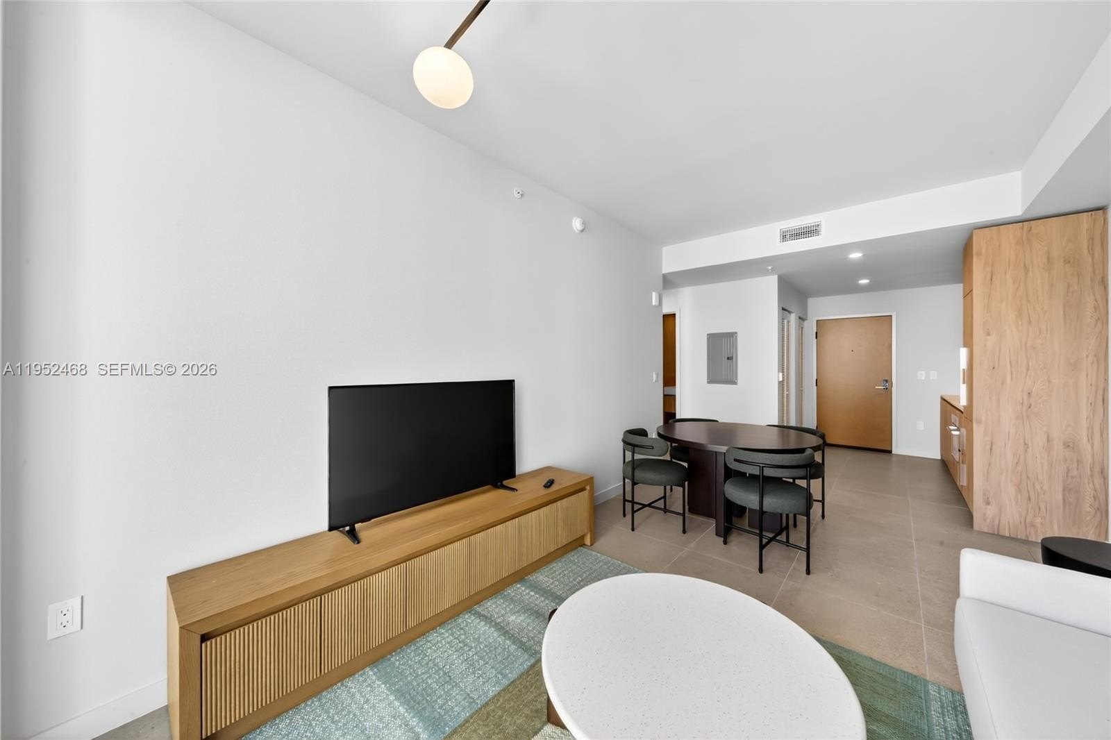 Condo 1BR 1BA - 11 NE 6 ST, Miami, FL