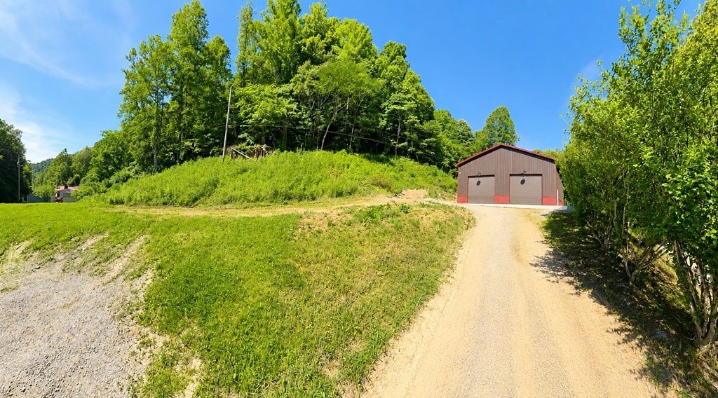 Single Family 1BR 1BA - 2383 Sookeys Creek West, Pikeville, KY