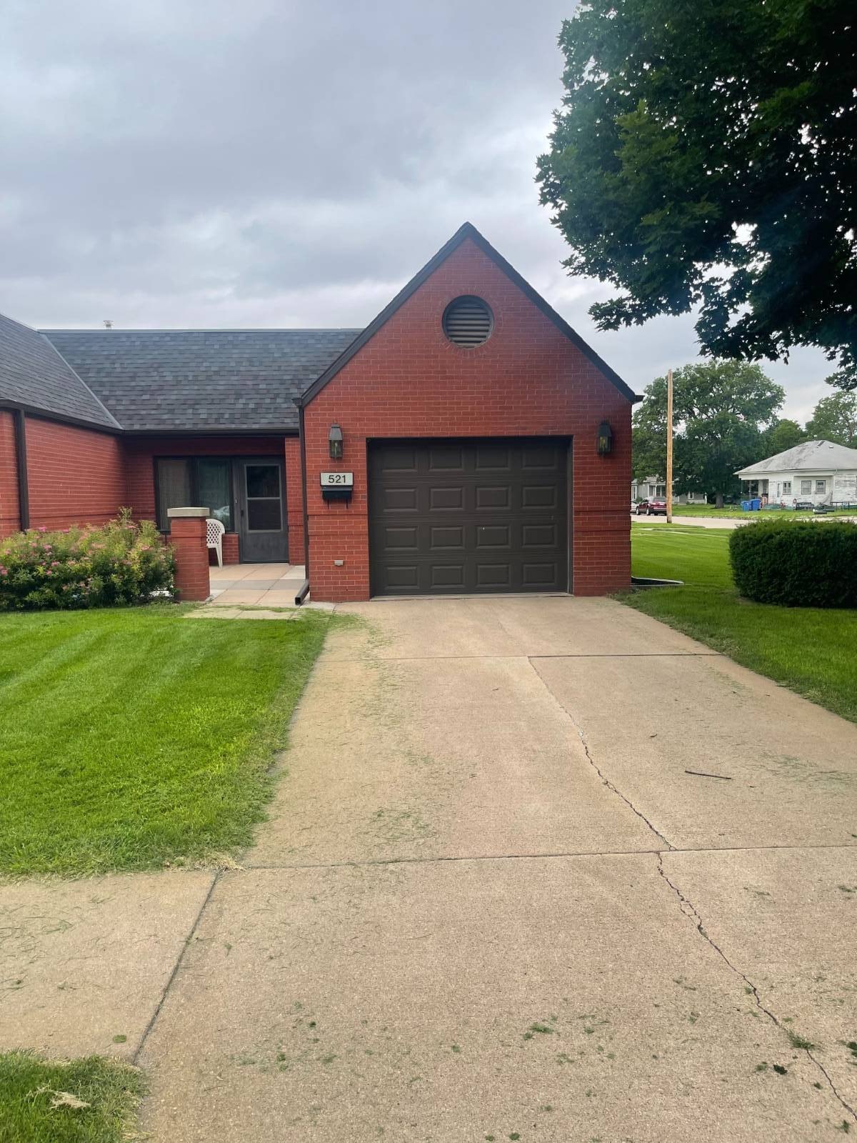 Condo 1BR 1BA - 521 Tilden St., Holdrege, NE