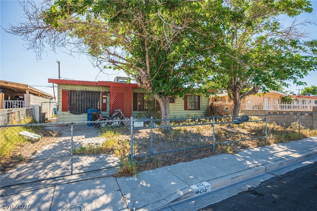 Single Family 3BR 2BA - 212 N Minnesota Street, Las Vegas, NV