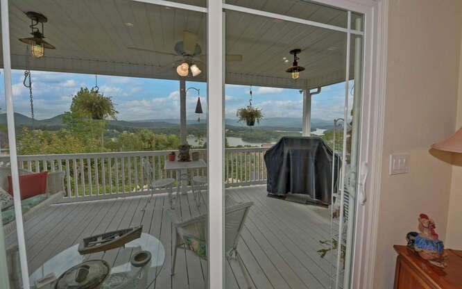 Single Family 4BR 4BA - 1130 Buckeye Lane, Hiawassee, GA