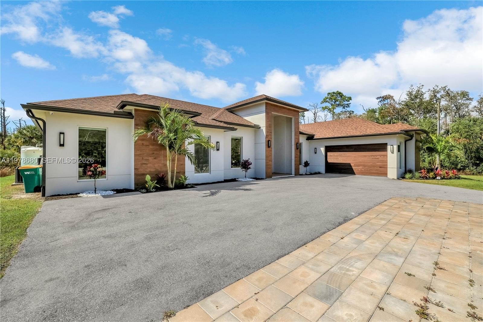 Single Family 4BR 4BA - 1899 Wilson Blvd N, Naples, FL