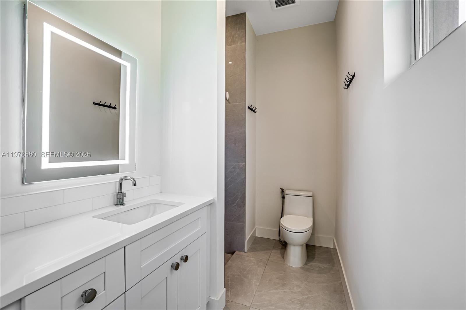 Single Family 4BR 4BA - 1899 Wilson Blvd N, Naples, FL