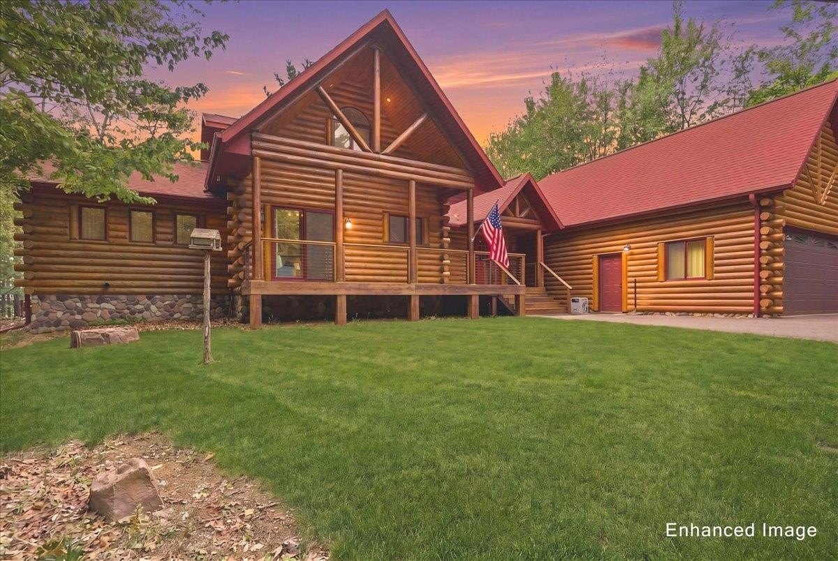 Single Family 4BR 4BA - 1858 Badger Court, Arkdale, WI
