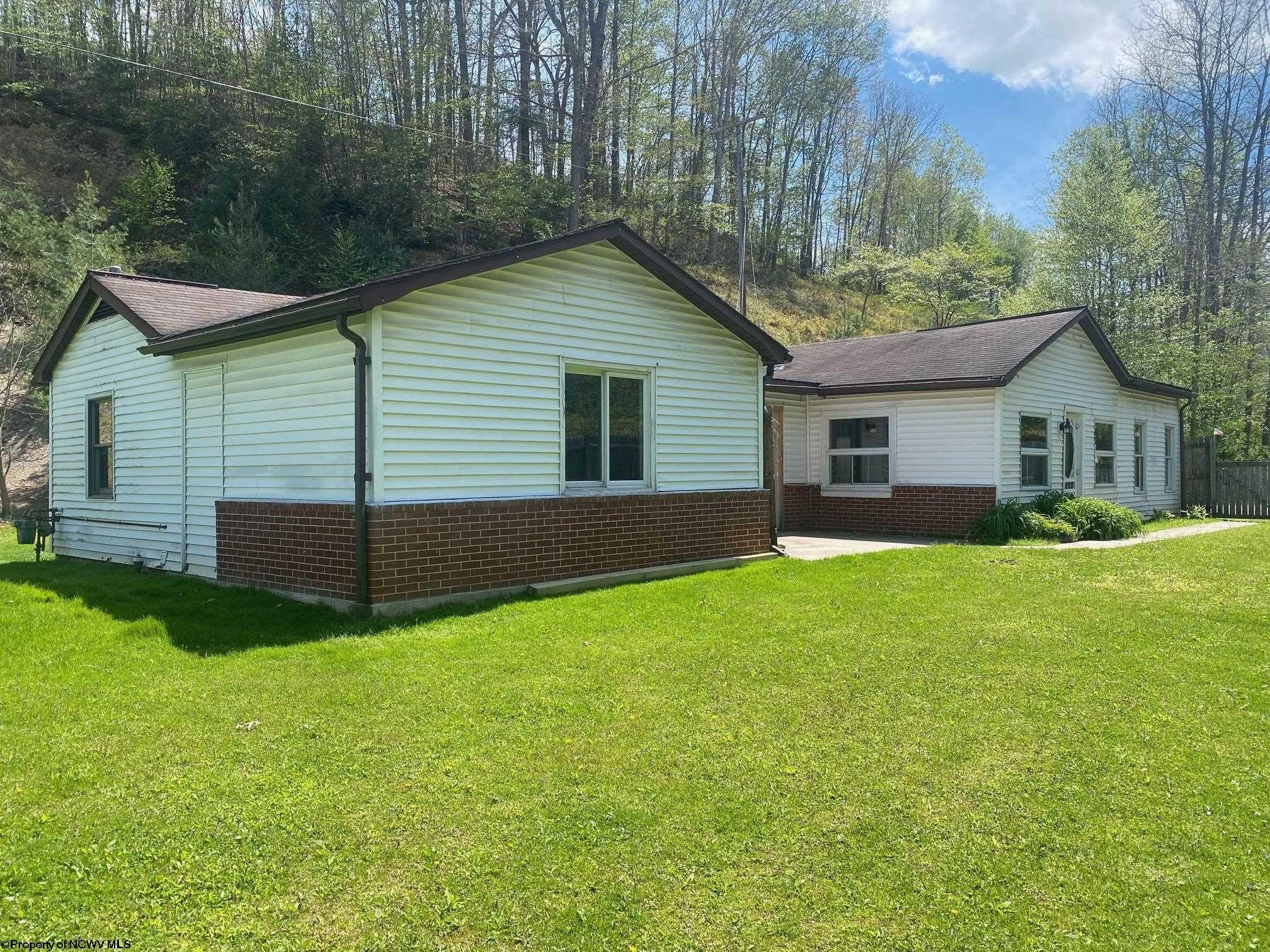Single Family 3BR 2BA - 2162 Ward Road, Elkins, WV