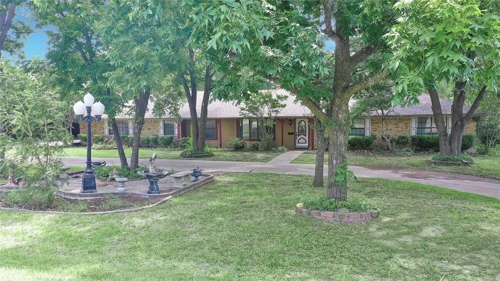 Single Family 4BR 3BA - 302 Wilcoxson Street, Farmersville, TX