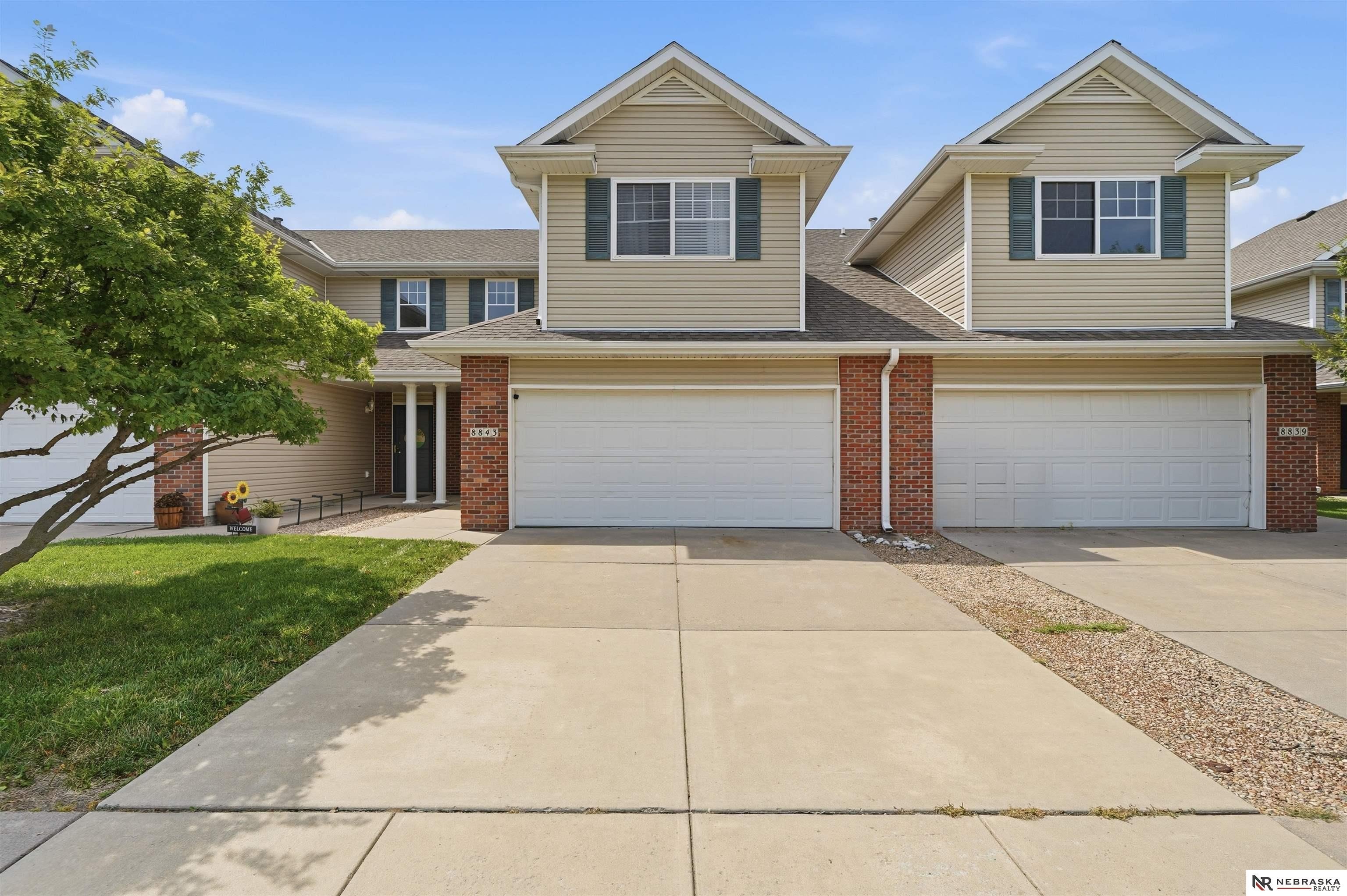 Single Family 3BR 3BA - 8843 Venice Lane, Lincoln, NE