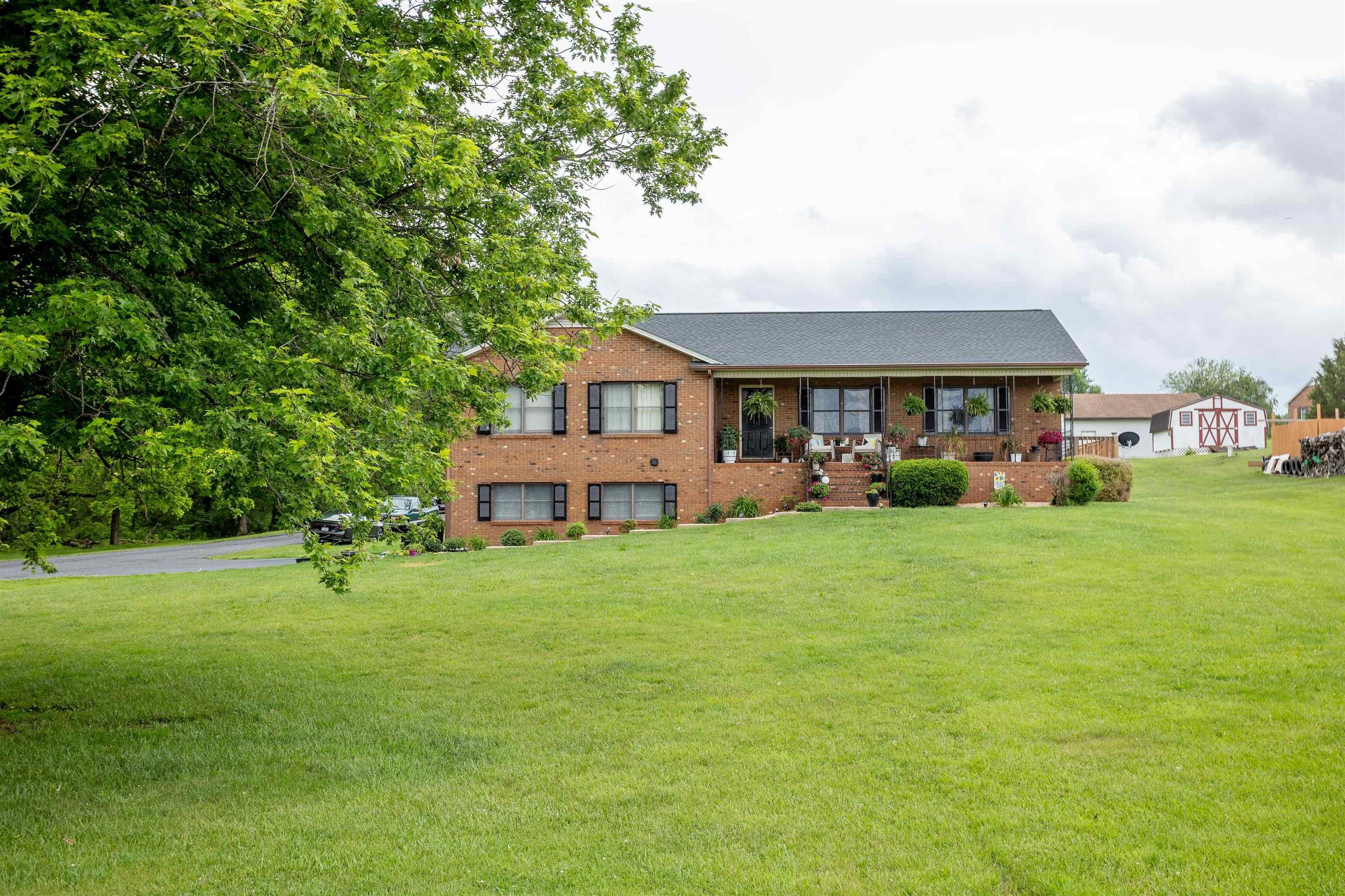 Single Family 3BR 2BA - 11 MEADOWBROOK DR, STUARTS DRAFT, VA