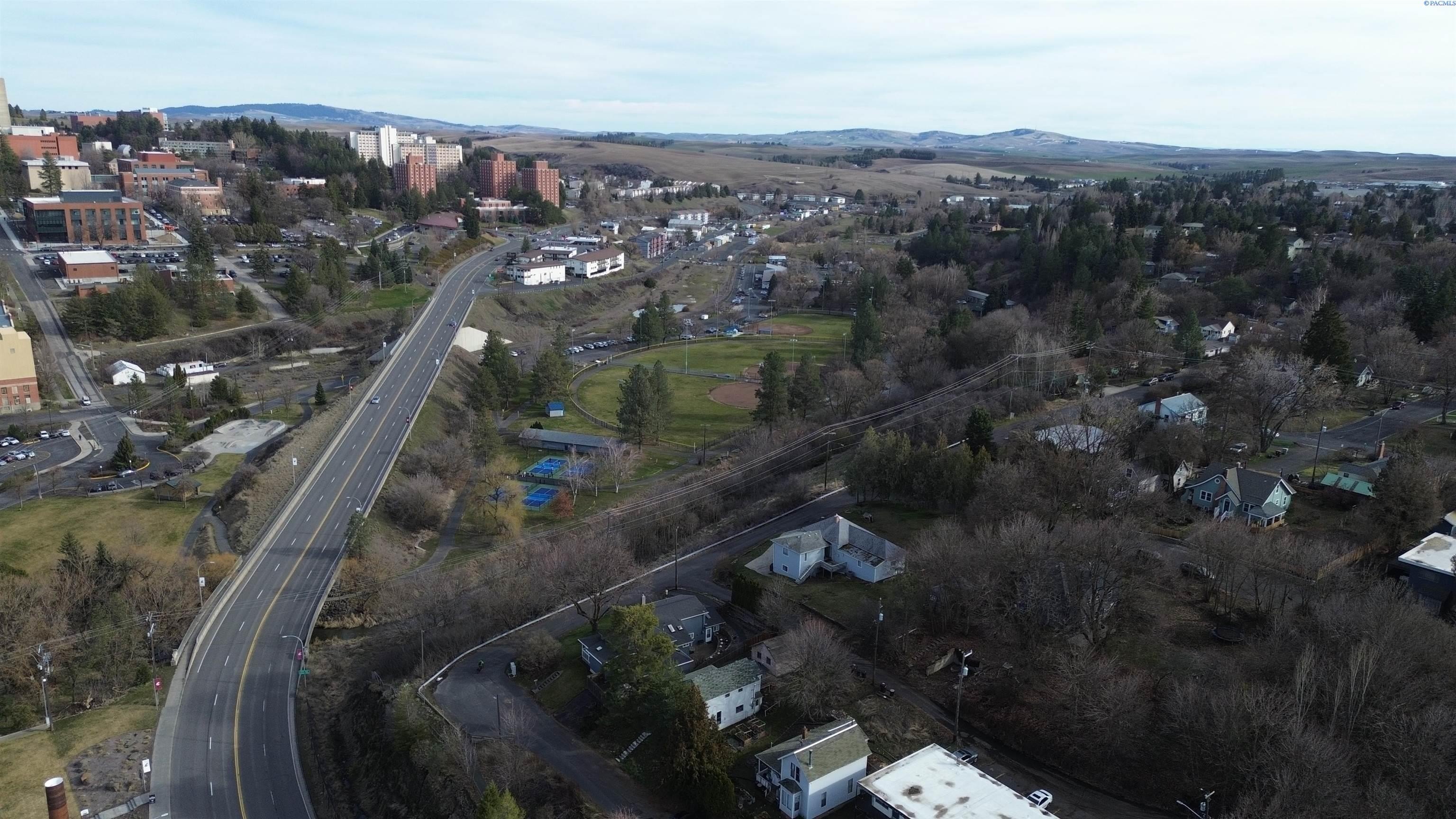 Duplex 3BR - 635 SE Holbrook PL, Pullman, WA