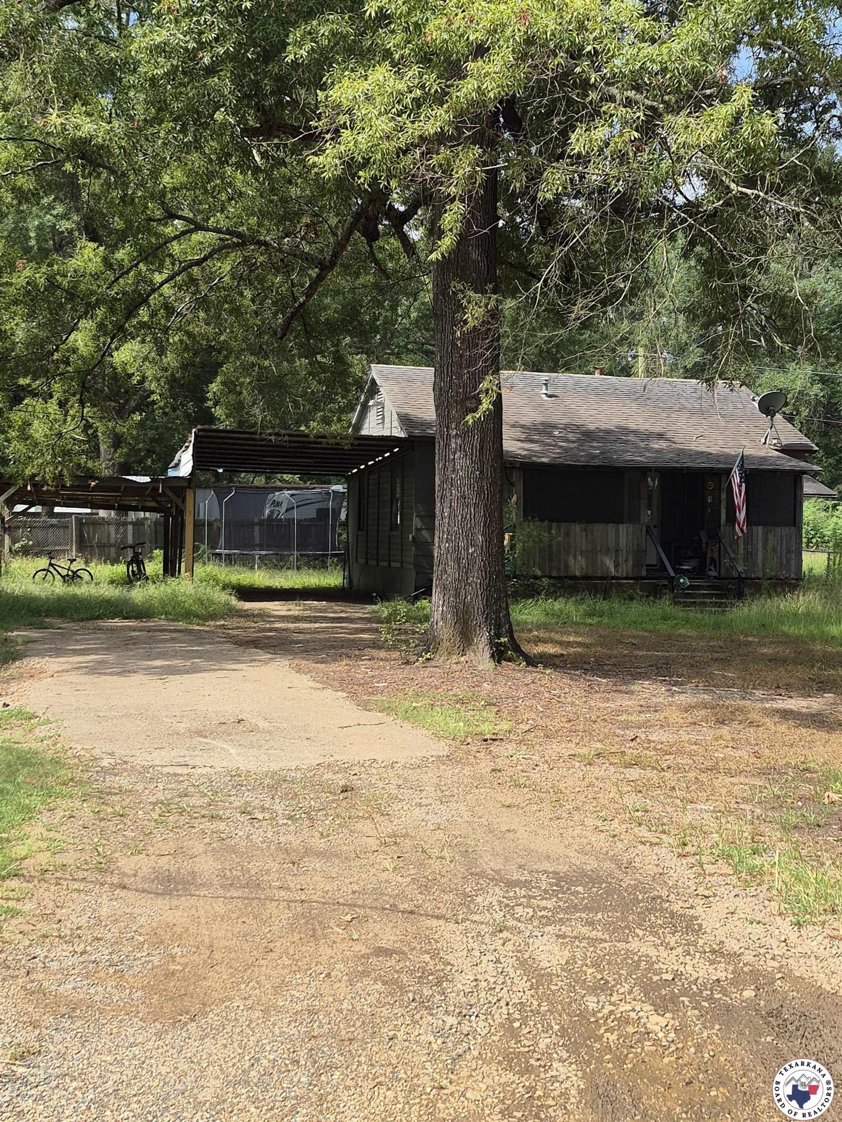 Single Family 2BR 1BA - 107 Garden Road, Hooks, TX