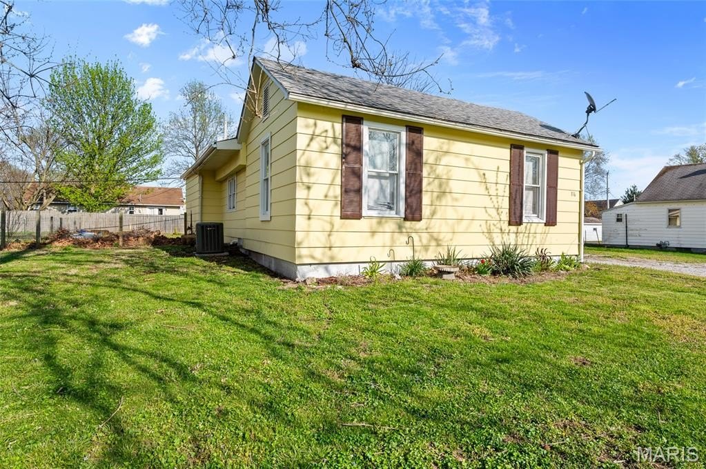 Single Family 2BR 1BA - 116 Marcia, Wilsonville, IL
