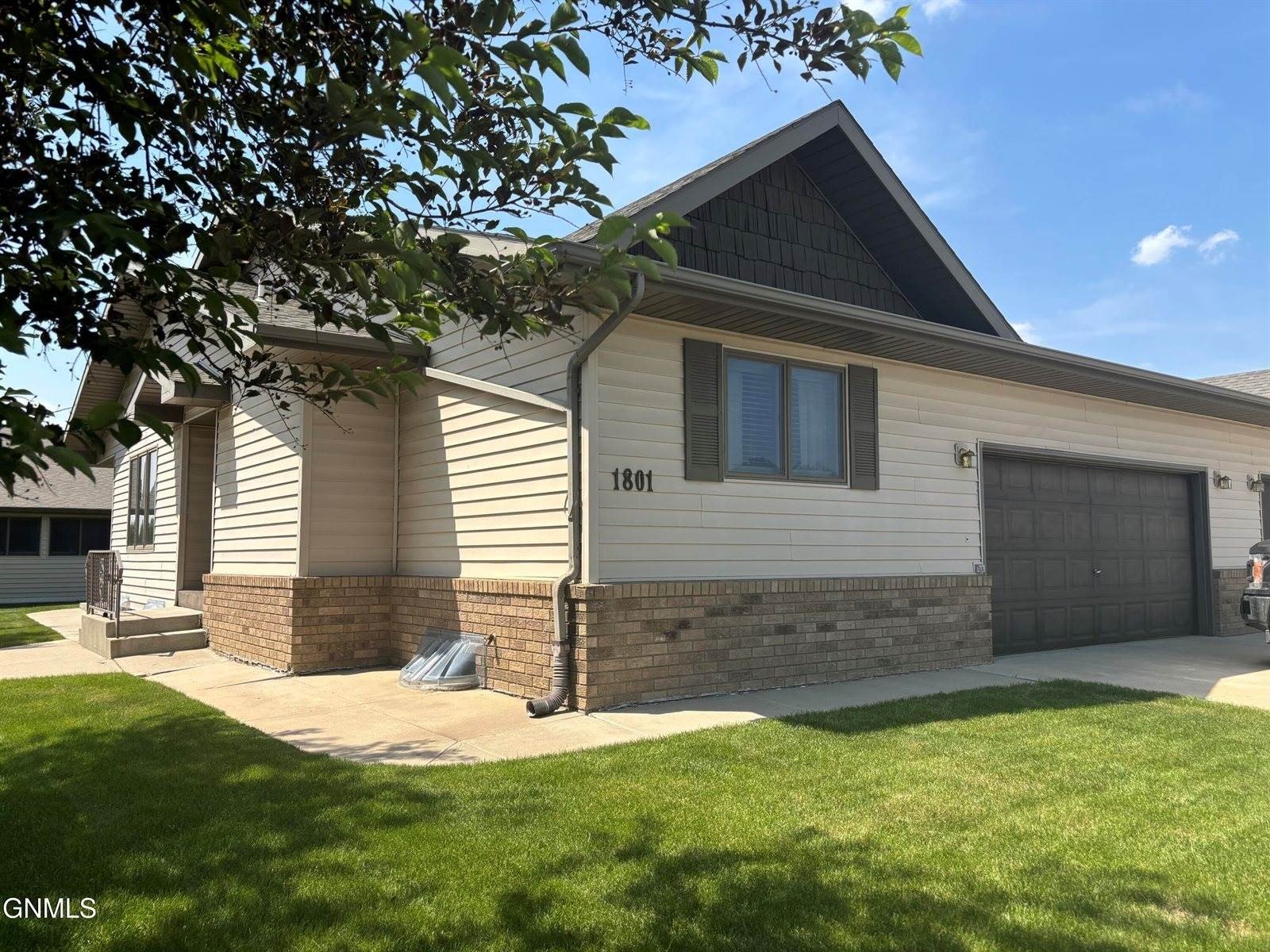 Single Family 2BR 2BA - 1801 15th Avenue West, Williston, ND
