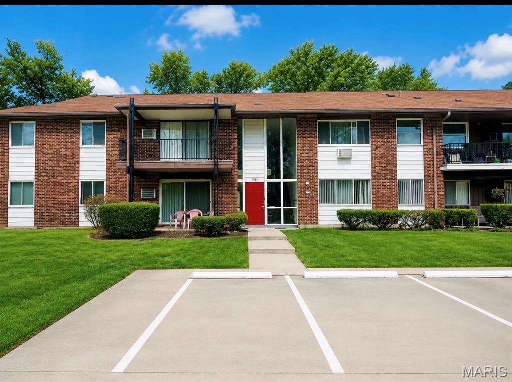 Condo 2BR 1BA - 7446 Sieloff Drive, Hazelwood, MO