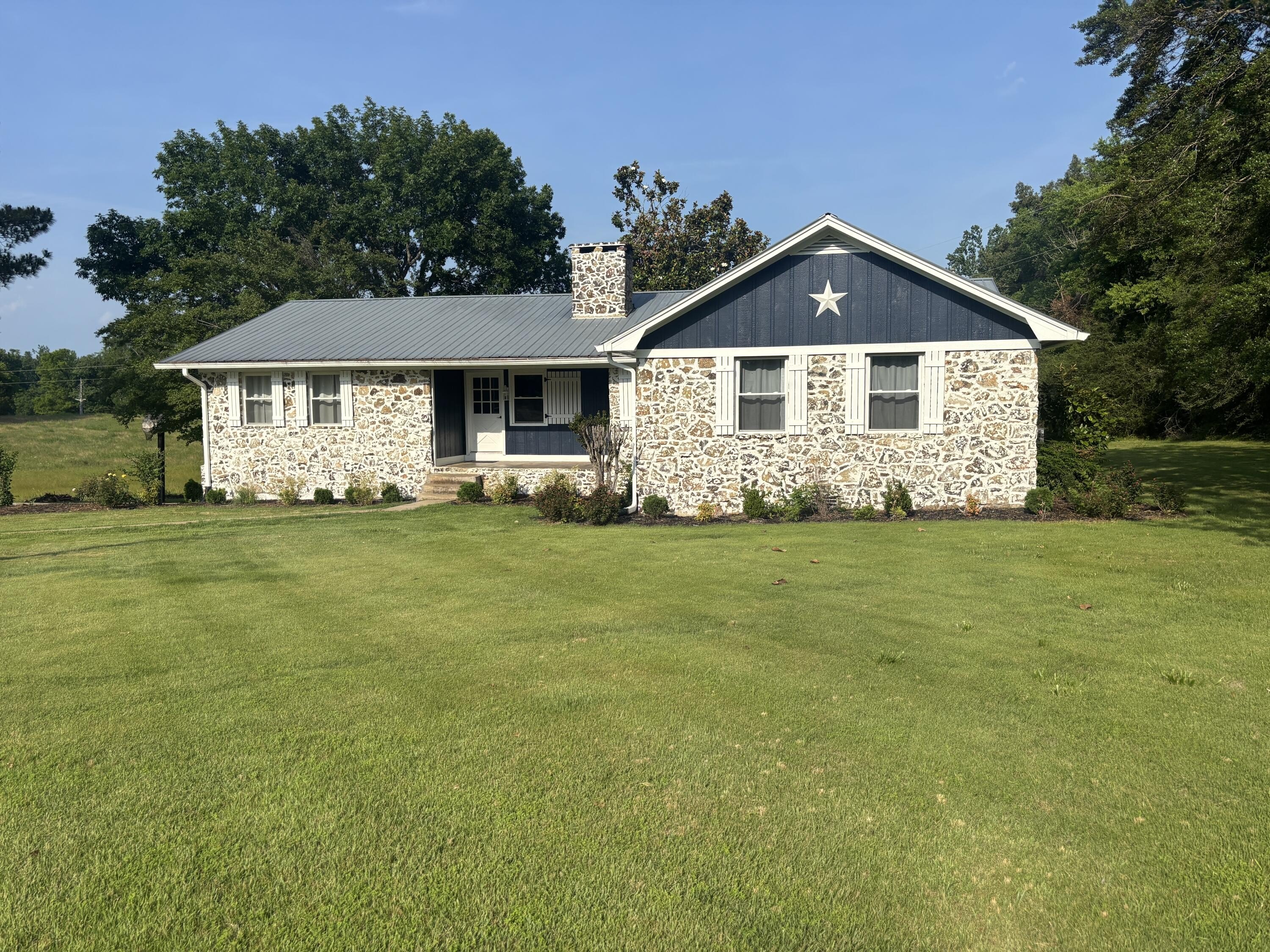 Single Family 4BR 4BA - 1530 CR 81, New Albany, MS