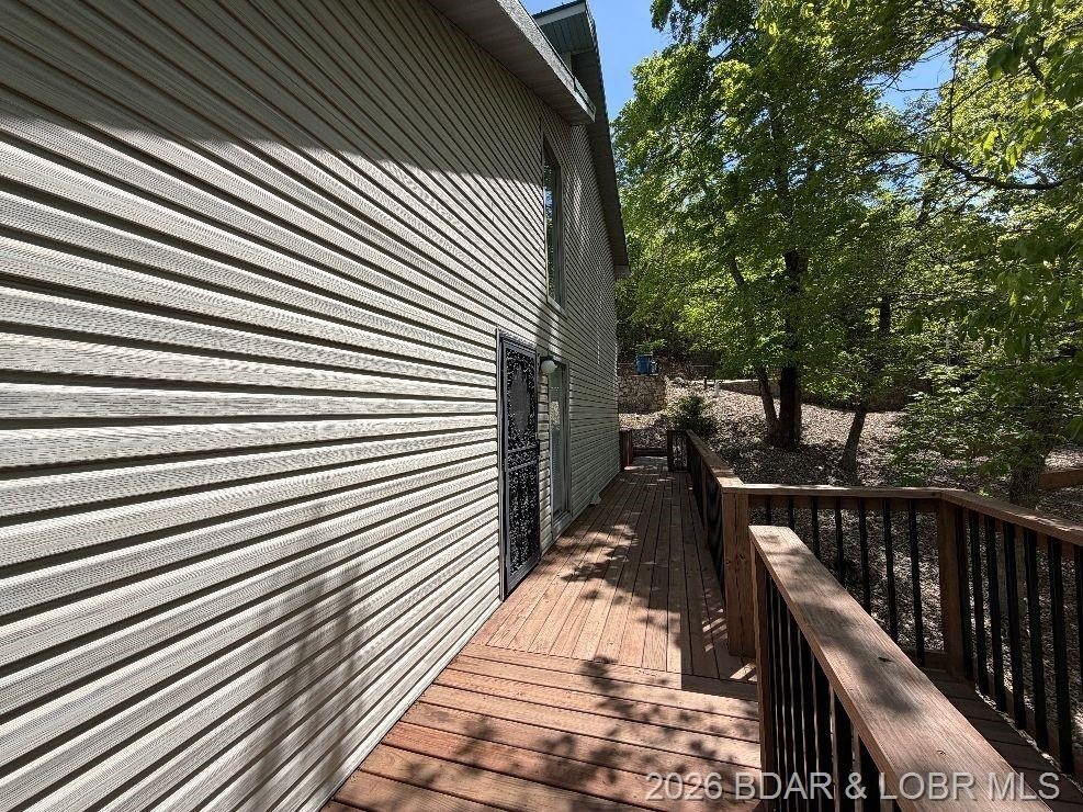 Single Family 4BR 3BA - 77 Treasure Cove, Gravois Mills, MO