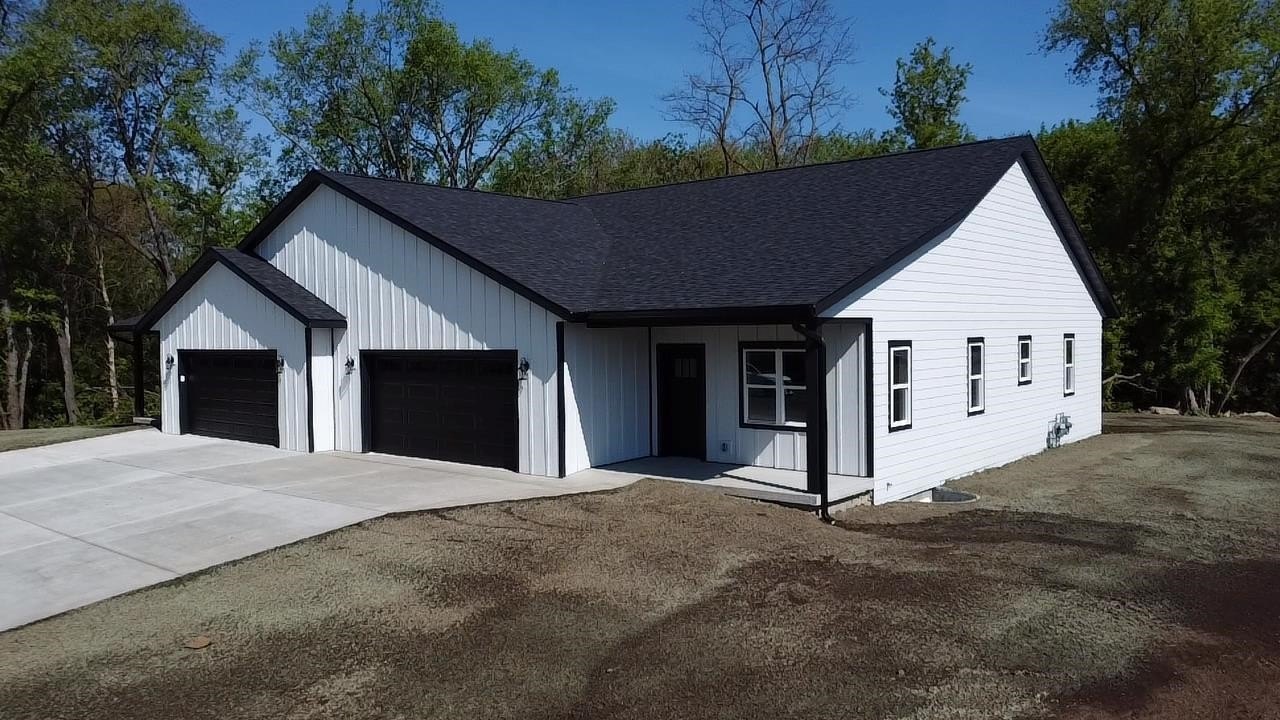 Condo 2BR 2BA - 705 Mayapple Drive, Janesville, WI