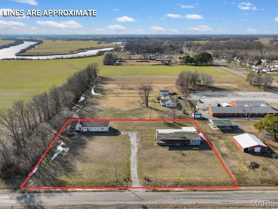 Single Family 5BR 4BA - 3665 Burning Star 2 Road, Pinckneyville, IL